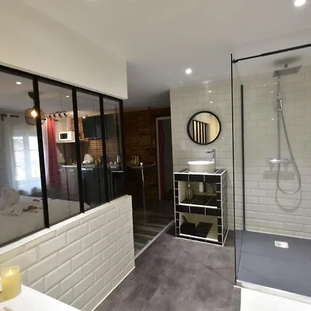 Apartman Jacuzzi Privatif : Urban