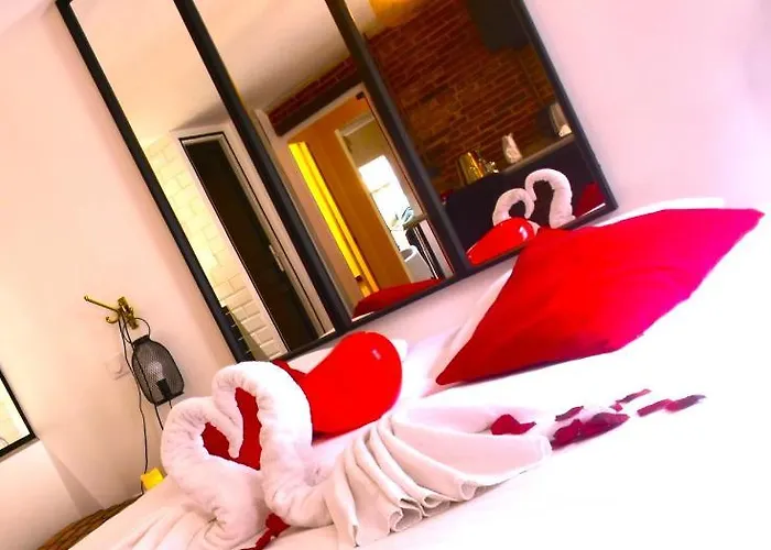 Jacuzzi Privatif : Urban Apartment